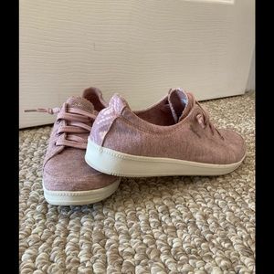 Skechers pink sneakers